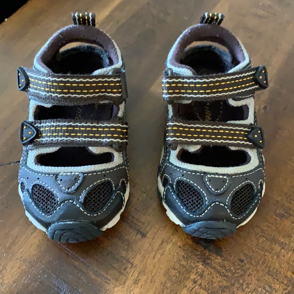 Stride Rite NMS TY walker brown sandals 4.5W